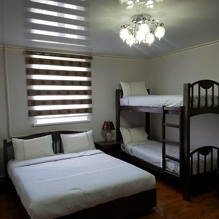 Datka Guest House Naryn Bagian luar foto