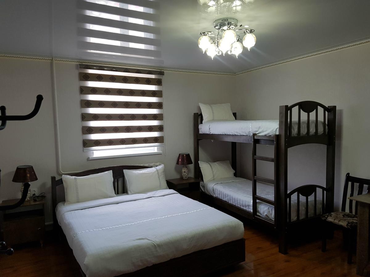 Datka Guest House Naryn Bagian luar foto