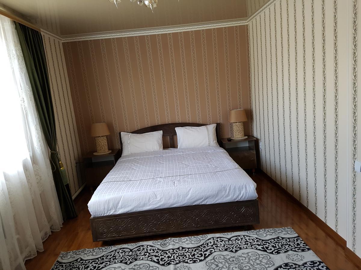 Datka Guest House Naryn Bagian luar foto