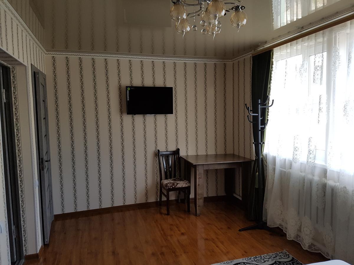 Datka Guest House Naryn Bagian luar foto