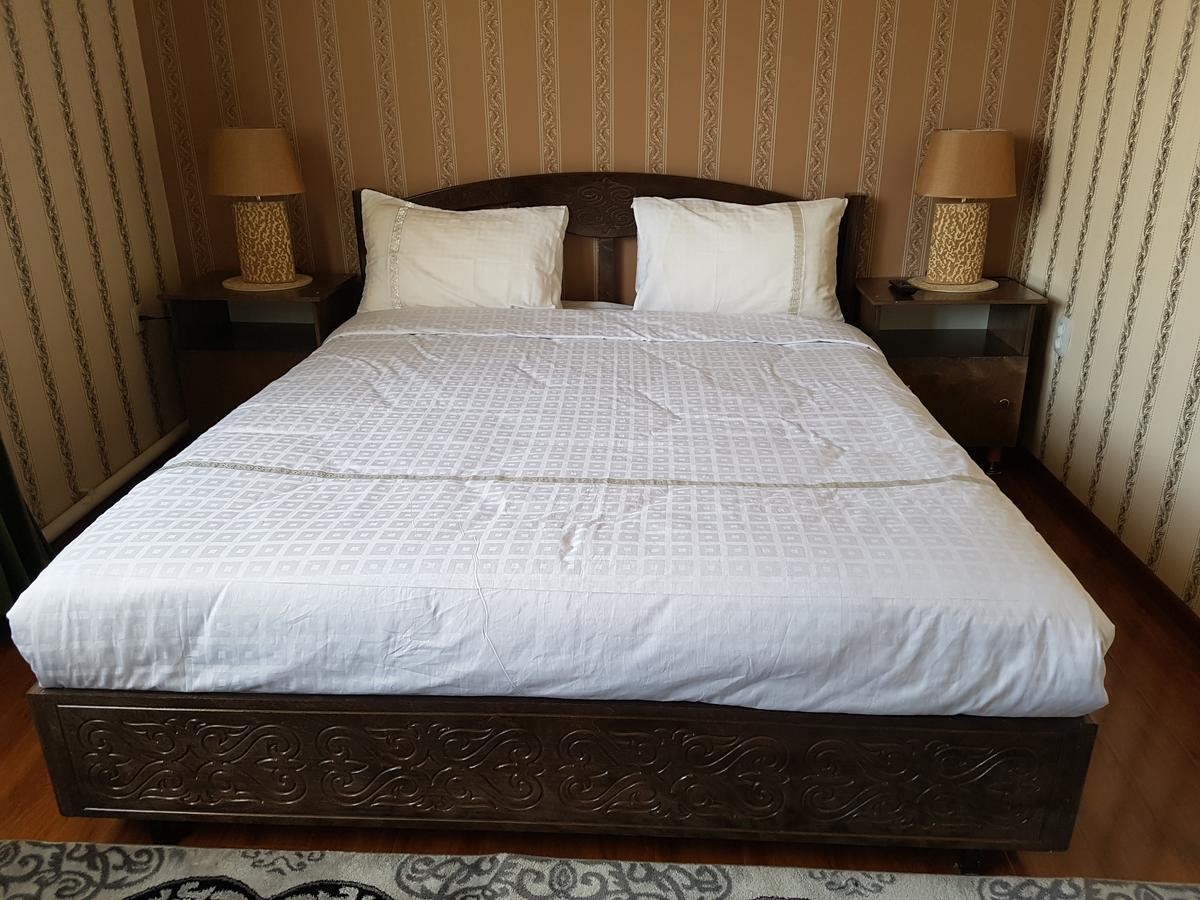 Datka Guest House Naryn Bagian luar foto