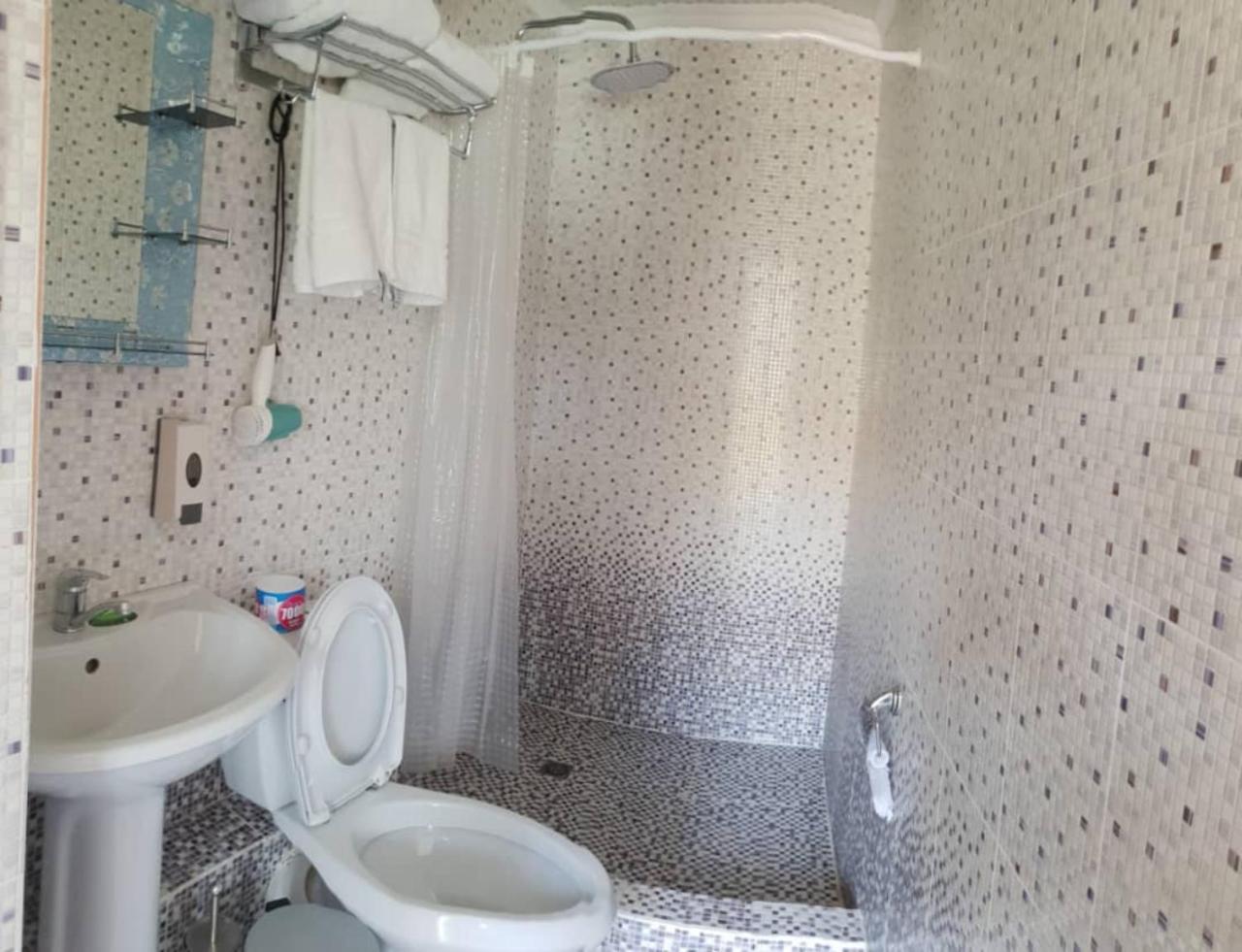 Datka Guest House Naryn Bagian luar foto