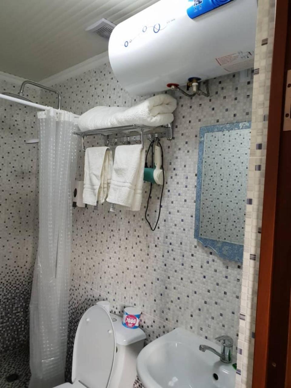 Datka Guest House Naryn Bagian luar foto